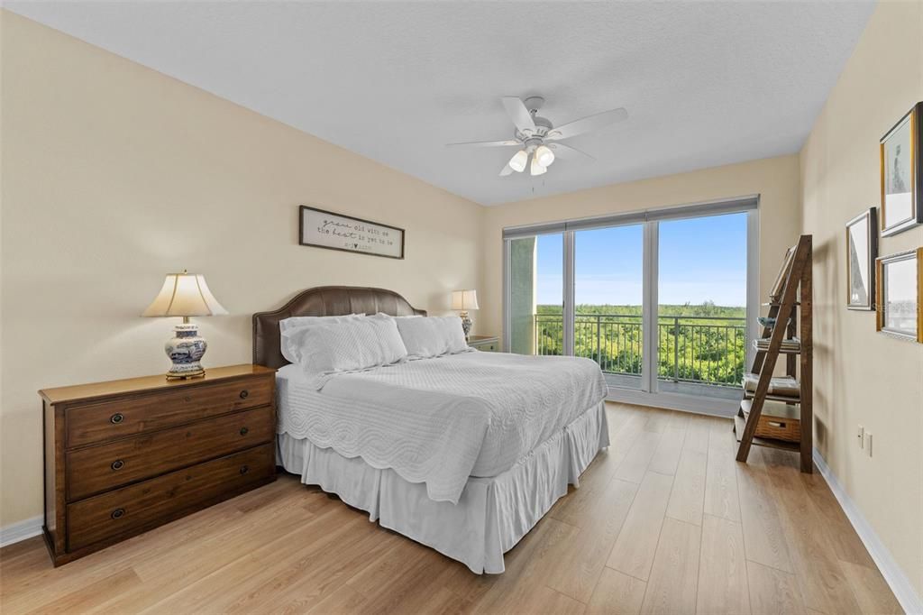 For Sale: $400,000 (2 beds, 2 baths, 1600 Square Feet)