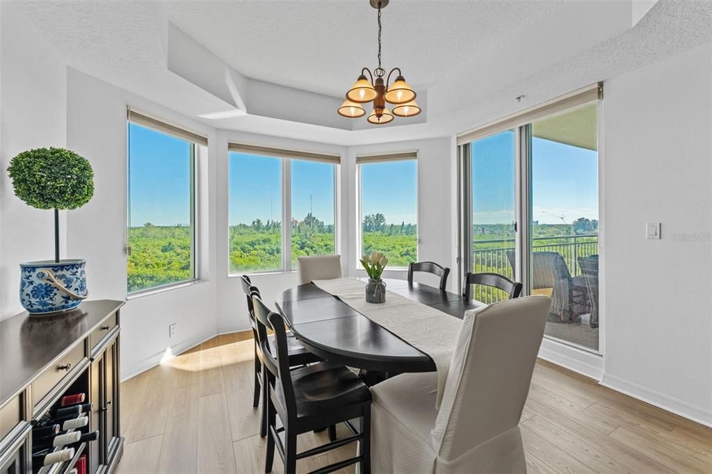 For Sale: $400,000 (2 beds, 2 baths, 1600 Square Feet)