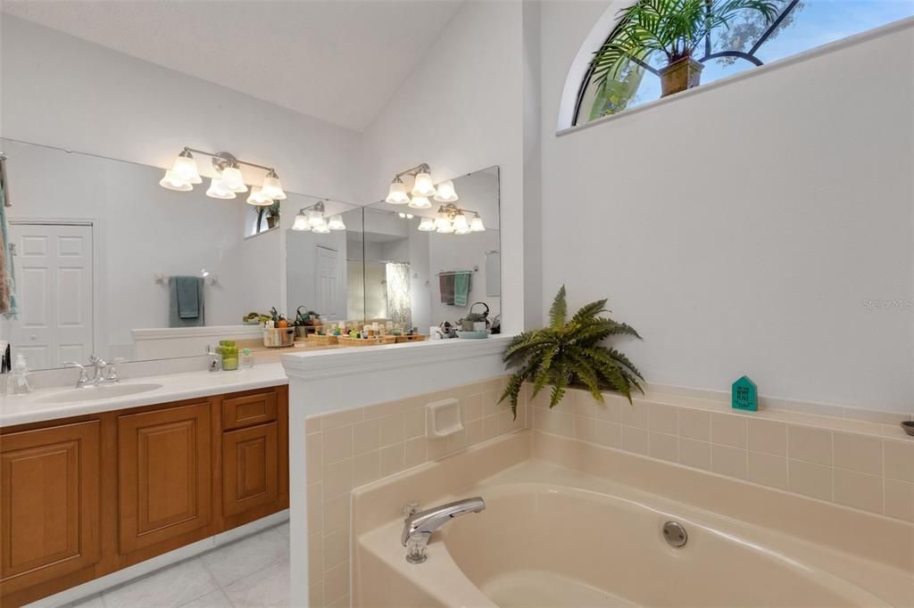 For Sale: $415,000 (3 beds, 2 baths, 1868 Square Feet)