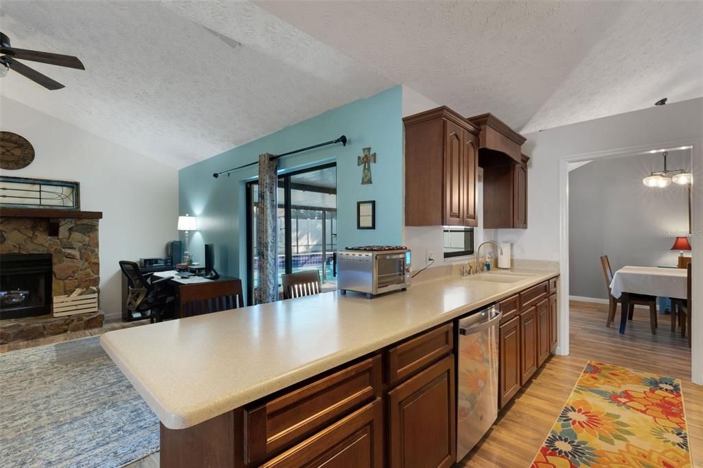 For Sale: $415,000 (3 beds, 2 baths, 1868 Square Feet)