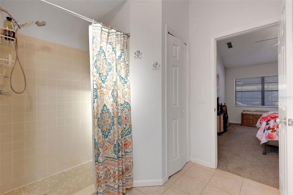 For Sale: $415,000 (3 beds, 2 baths, 1868 Square Feet)