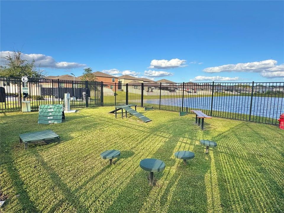 En Venta: $314,900 (4 camas, 2 baños, 1850 Pies cuadrados)