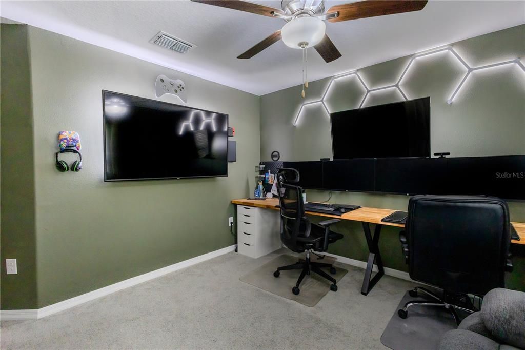 En Venta: $314,900 (4 camas, 2 baños, 1850 Pies cuadrados)