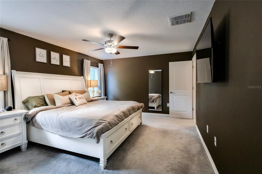 En Venta: $314,900 (4 camas, 2 baños, 1850 Pies cuadrados)