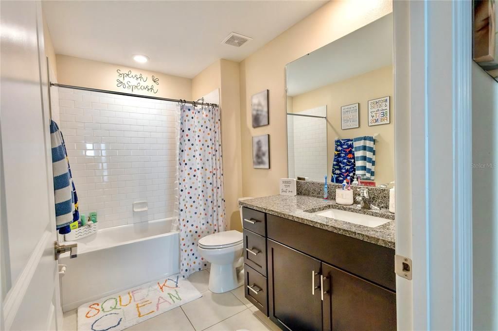 En Venta: $314,900 (4 camas, 2 baños, 1850 Pies cuadrados)