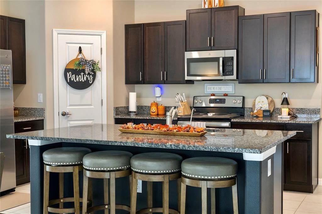 En Venta: $314,900 (4 camas, 2 baños, 1850 Pies cuadrados)