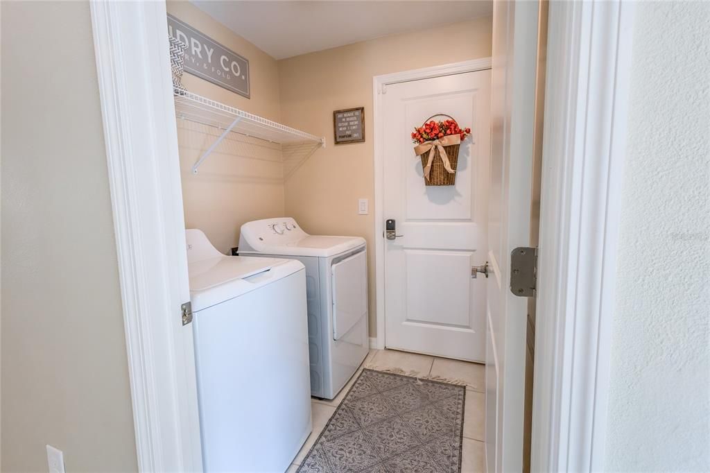 En Venta: $314,900 (4 camas, 2 baños, 1850 Pies cuadrados)