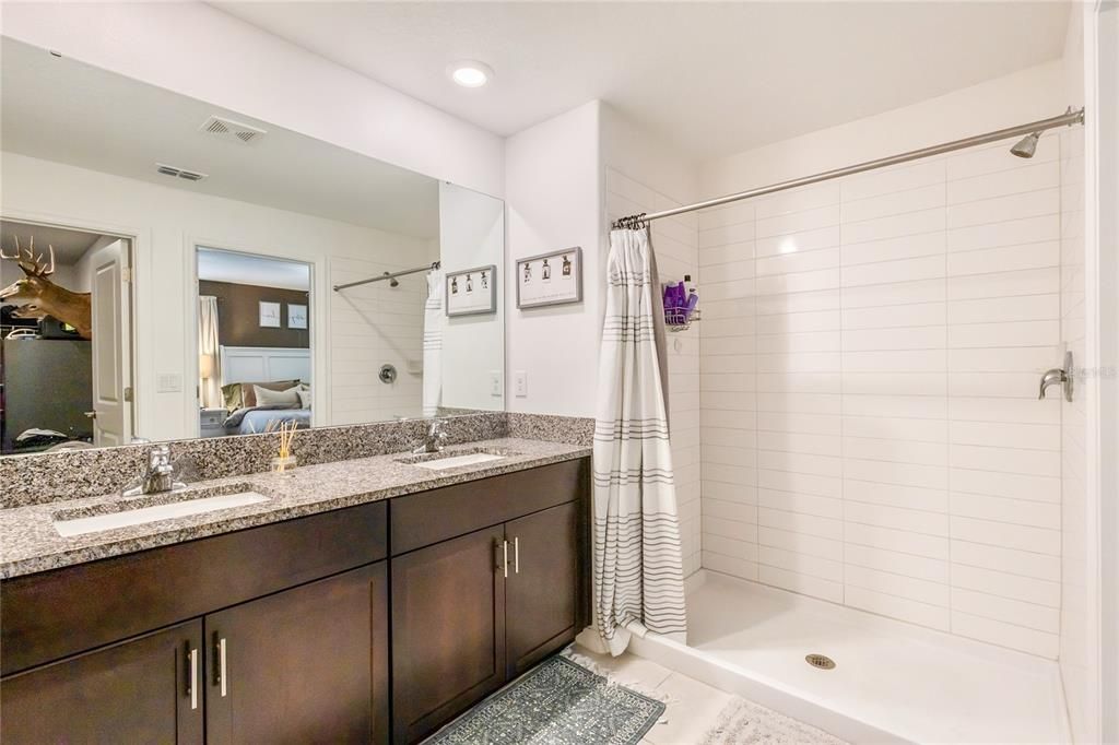 En Venta: $314,900 (4 camas, 2 baños, 1850 Pies cuadrados)