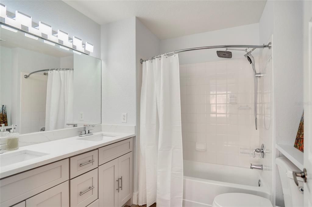 For Sale: $325,000 (4 beds, 3 baths, 1470 Square Feet)