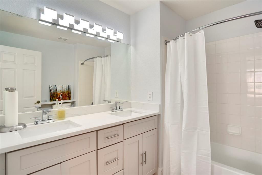 For Sale: $325,000 (4 beds, 3 baths, 1470 Square Feet)