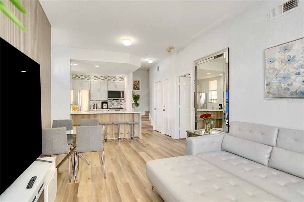 For Sale: $325,000 (4 beds, 3 baths, 1470 Square Feet)