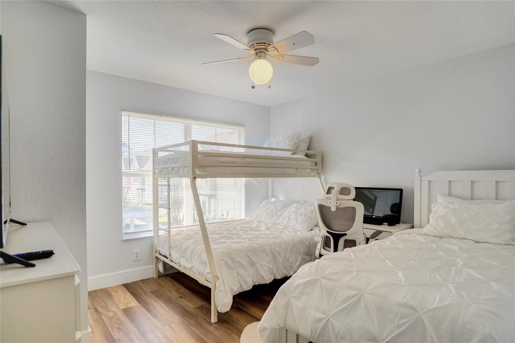 For Sale: $325,000 (4 beds, 3 baths, 1470 Square Feet)