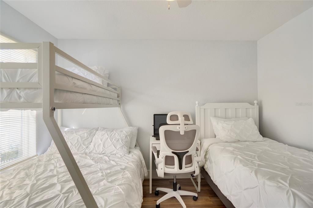 For Sale: $325,000 (4 beds, 3 baths, 1470 Square Feet)