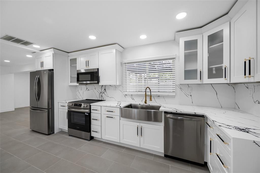 For Sale: $475,500 (3 beds, 2 baths, 1638 Square Feet)