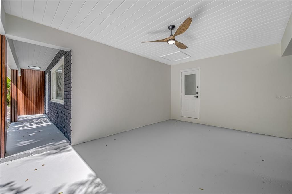 For Sale: $475,500 (3 beds, 2 baths, 1638 Square Feet)