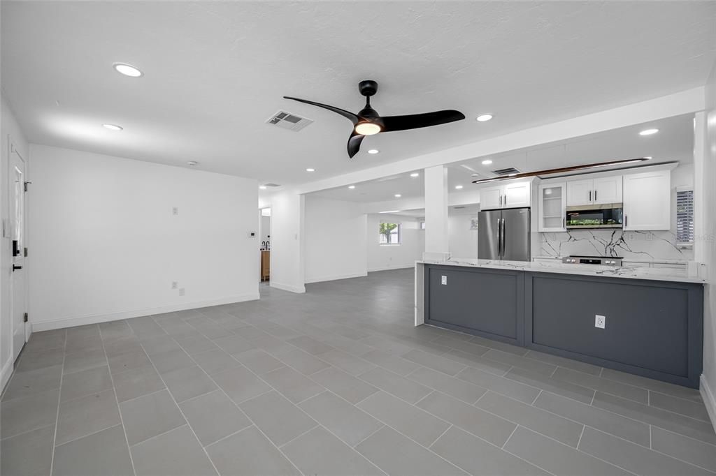 For Sale: $475,500 (3 beds, 2 baths, 1638 Square Feet)