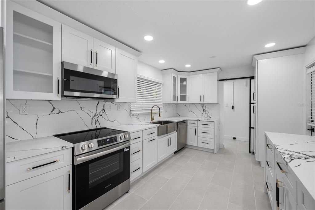 For Sale: $475,500 (3 beds, 2 baths, 1638 Square Feet)