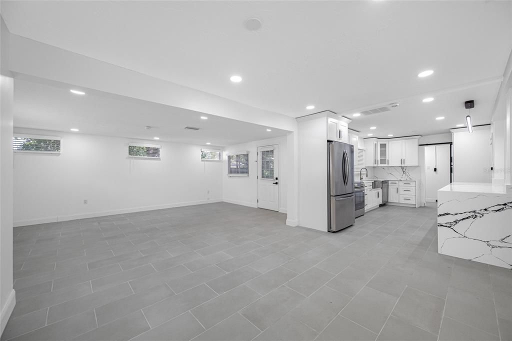 For Sale: $475,500 (3 beds, 2 baths, 1638 Square Feet)