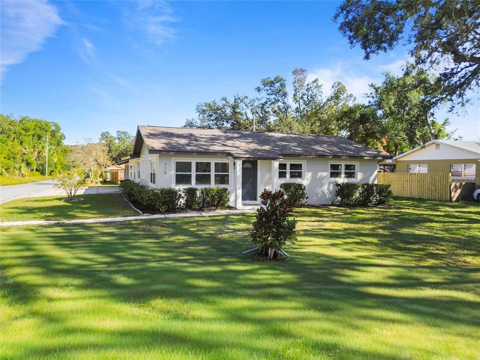 For Sale: $359,000 (3 beds, 2 baths, 1868 Square Feet)