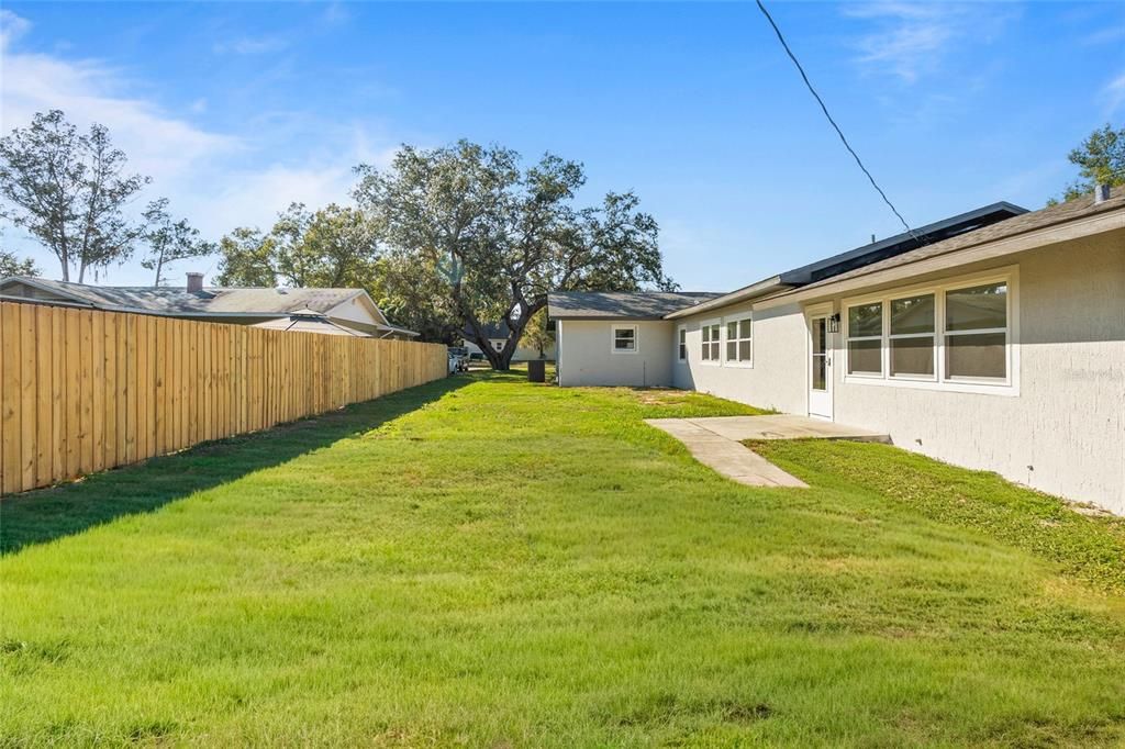 For Sale: $359,000 (3 beds, 2 baths, 1868 Square Feet)