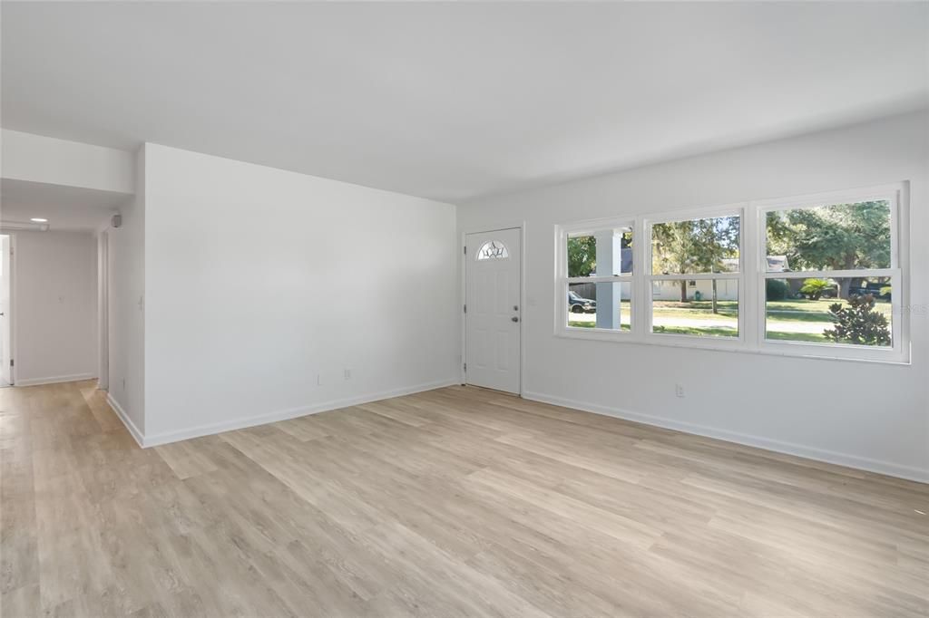 For Sale: $359,000 (3 beds, 2 baths, 1868 Square Feet)