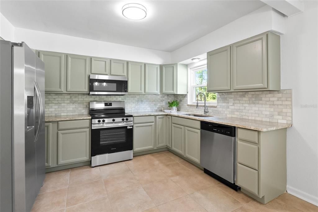 For Sale: $359,000 (3 beds, 2 baths, 1868 Square Feet)