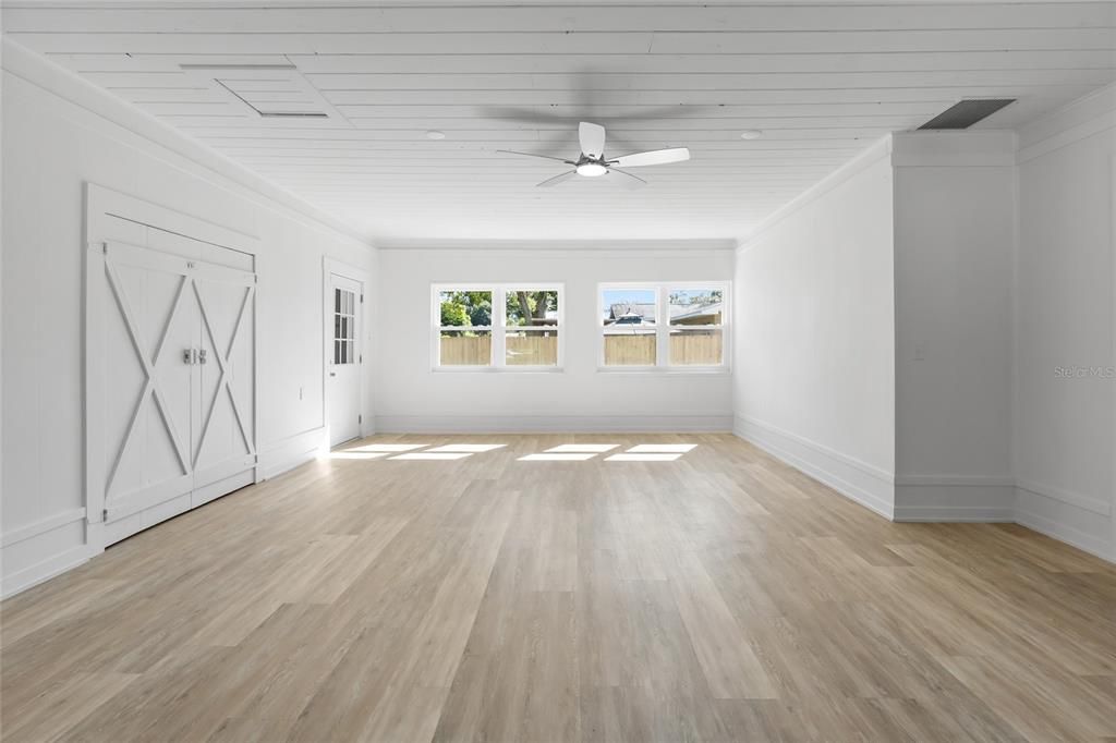 For Sale: $359,000 (3 beds, 2 baths, 1868 Square Feet)