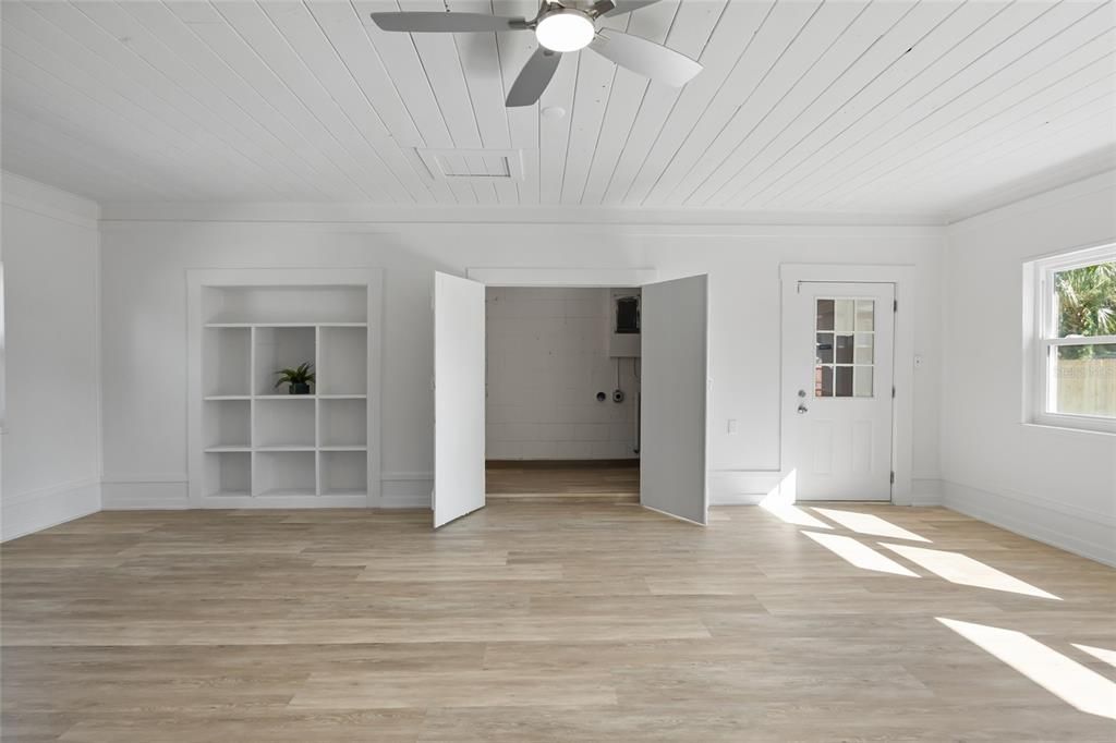 For Sale: $359,000 (3 beds, 2 baths, 1868 Square Feet)