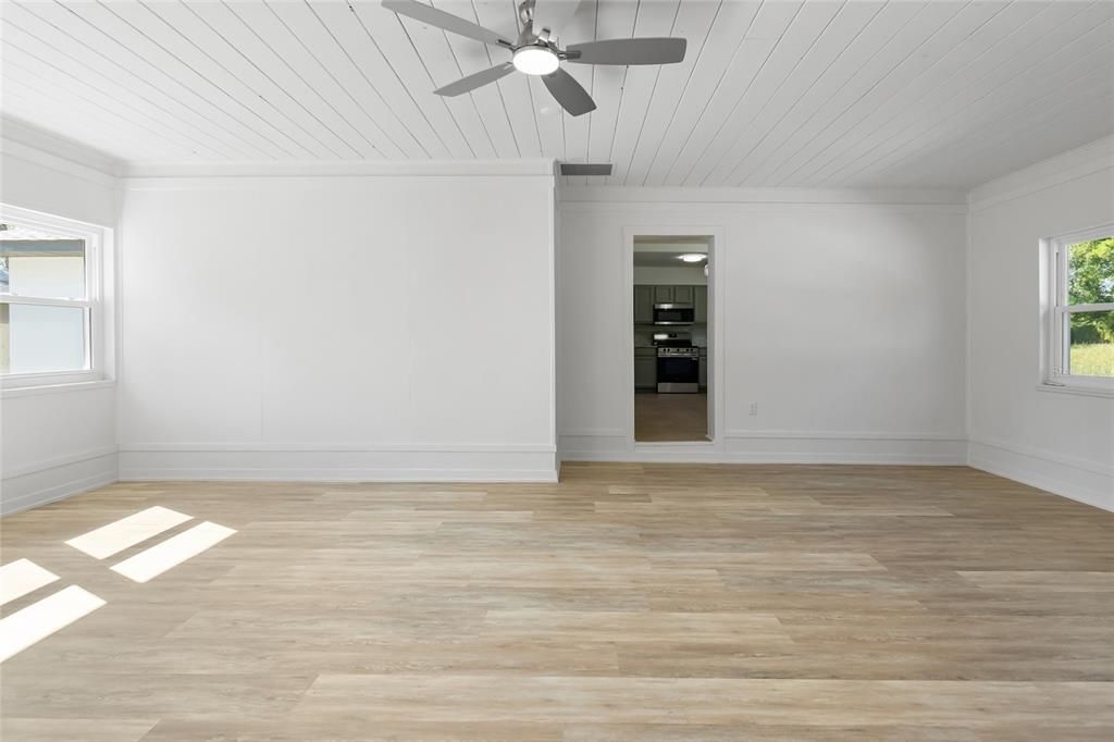 For Sale: $359,000 (3 beds, 2 baths, 1868 Square Feet)