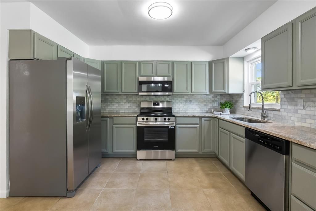 For Sale: $359,000 (3 beds, 2 baths, 1868 Square Feet)