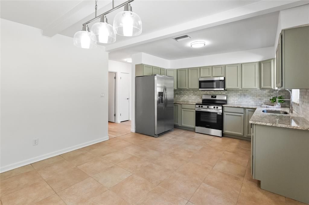 For Sale: $359,000 (3 beds, 2 baths, 1868 Square Feet)