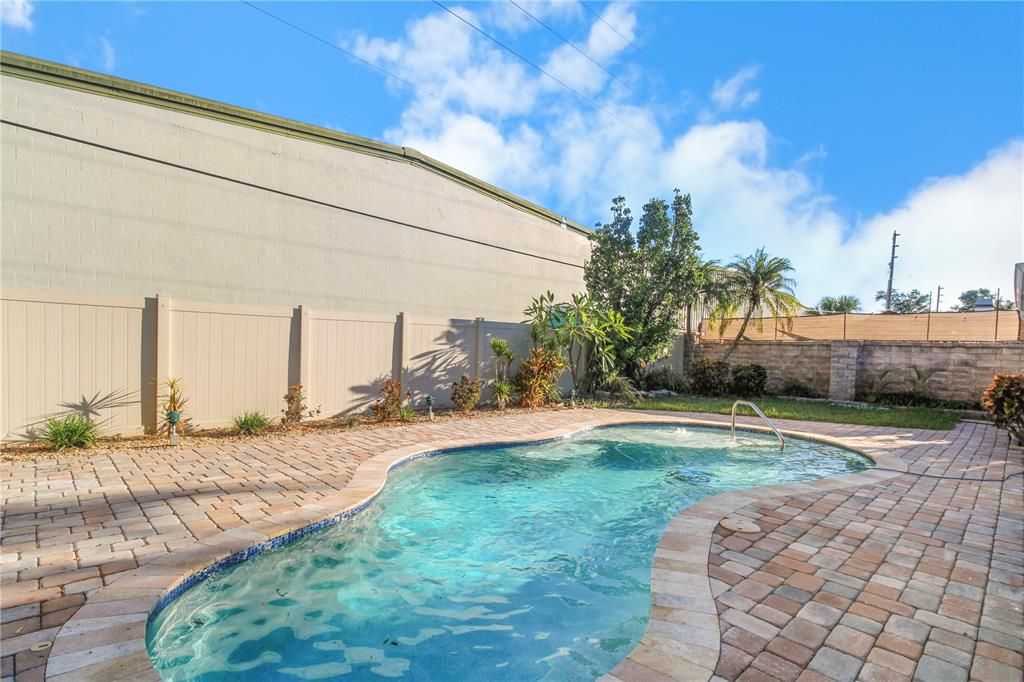 For Sale: $525,000 (3 beds, 2 baths, 1408 Square Feet)