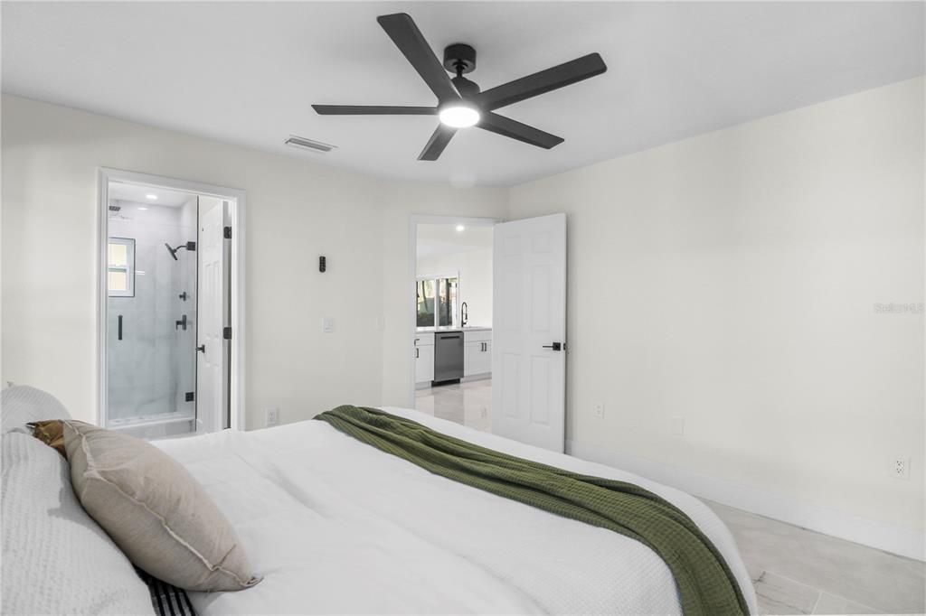 For Sale: $525,000 (3 beds, 2 baths, 1408 Square Feet)