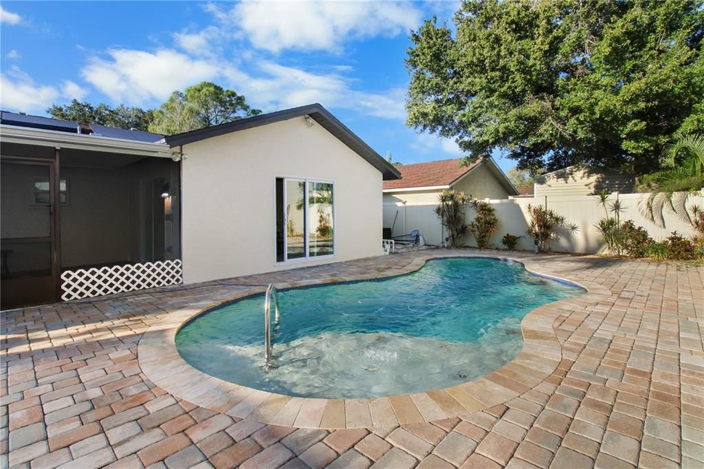 For Sale: $525,000 (3 beds, 2 baths, 1408 Square Feet)