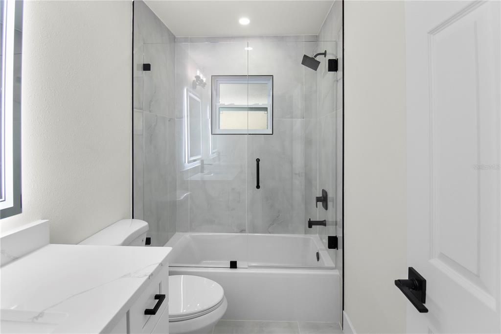 For Sale: $525,000 (3 beds, 2 baths, 1408 Square Feet)