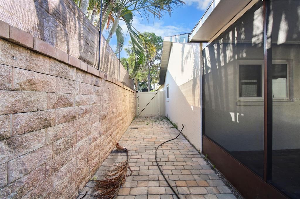 For Sale: $525,000 (3 beds, 2 baths, 1408 Square Feet)