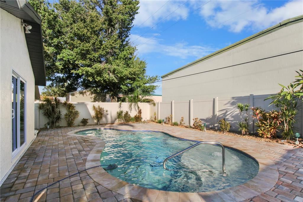 For Sale: $525,000 (3 beds, 2 baths, 1408 Square Feet)