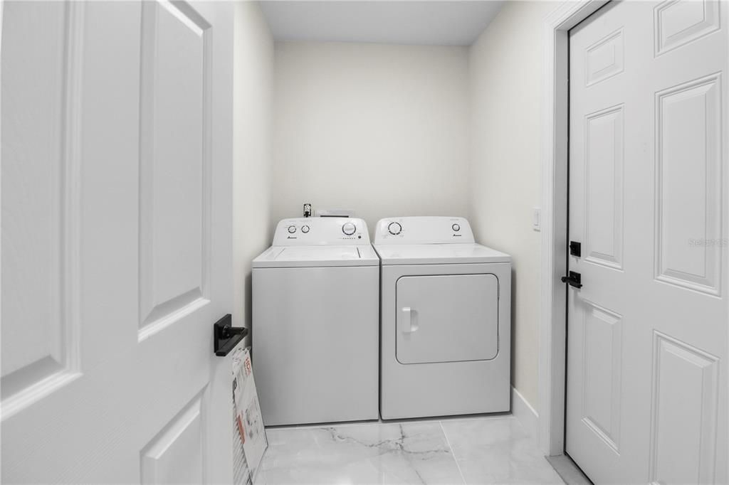 For Sale: $525,000 (3 beds, 2 baths, 1408 Square Feet)