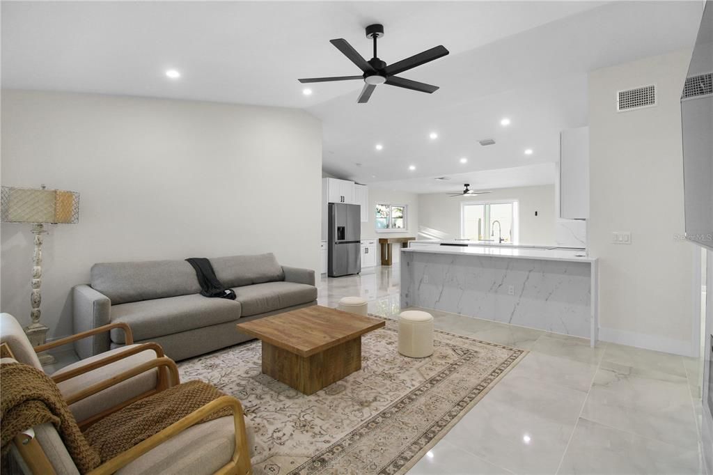 For Sale: $525,000 (3 beds, 2 baths, 1408 Square Feet)