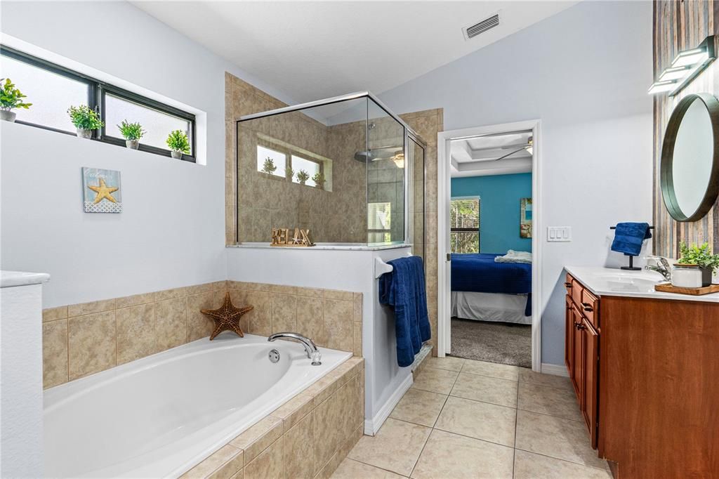 На продажу: $394,900 (3 спален, 2 ванн, 2077 Квадратных фут)