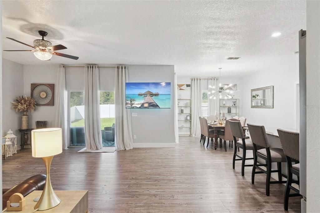 На продажу: $385,000 (3 спален, 2 ванн, 1679 Квадратных фут)