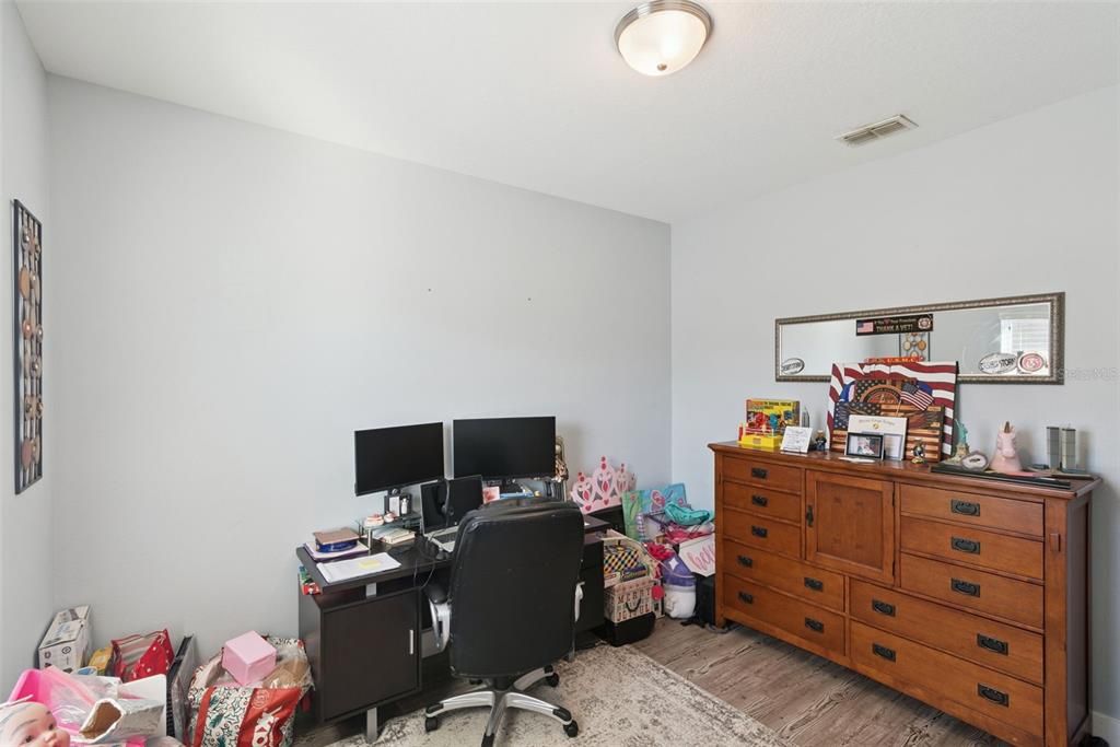 На продажу: $385,000 (3 спален, 2 ванн, 1679 Квадратных фут)