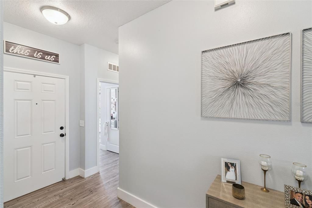 На продажу: $385,000 (3 спален, 2 ванн, 1679 Квадратных фут)