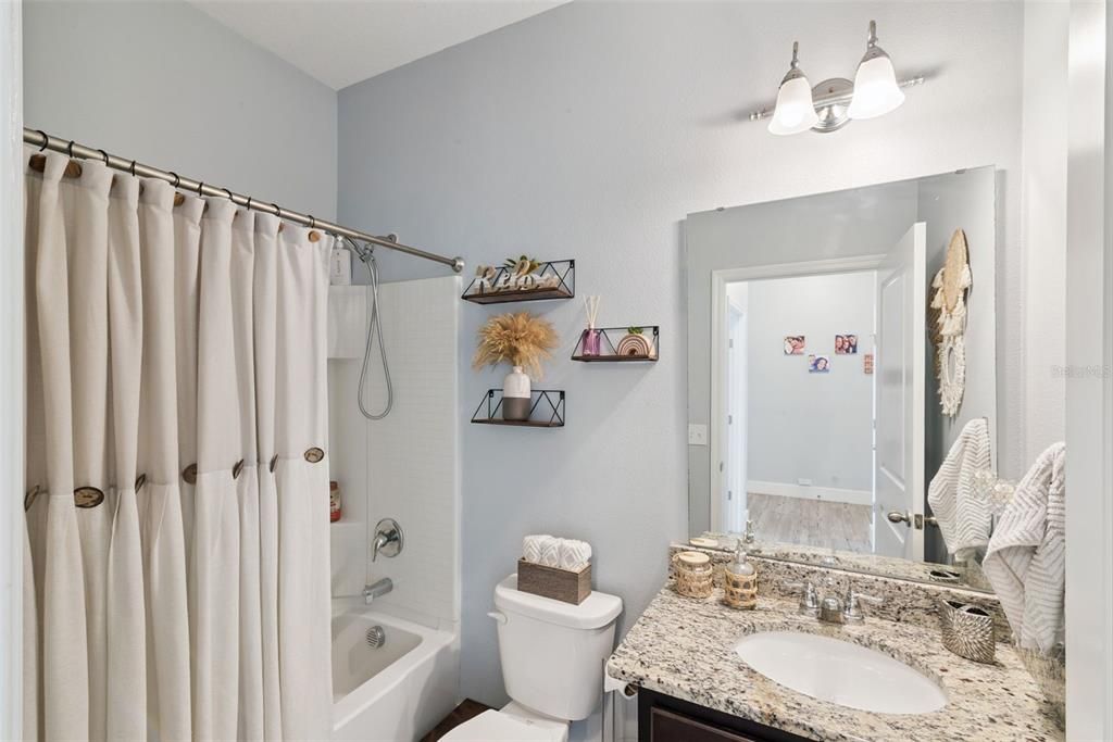 На продажу: $385,000 (3 спален, 2 ванн, 1679 Квадратных фут)