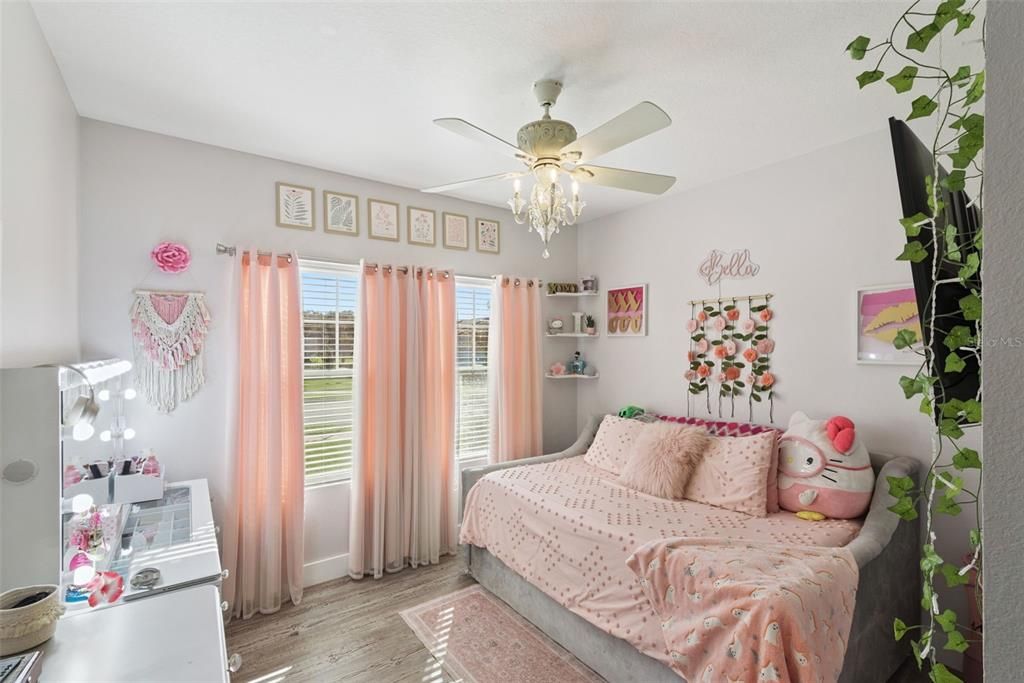 На продажу: $385,000 (3 спален, 2 ванн, 1679 Квадратных фут)