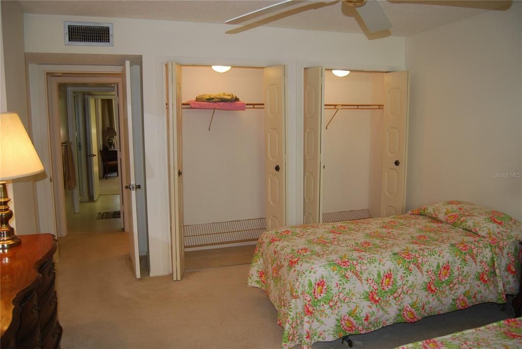 For Sale: $149,000 (2 beds, 1 baths, 1200 Square Feet)