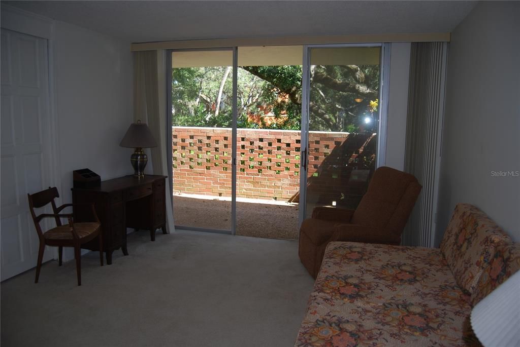 For Sale: $149,000 (2 beds, 1 baths, 1200 Square Feet)