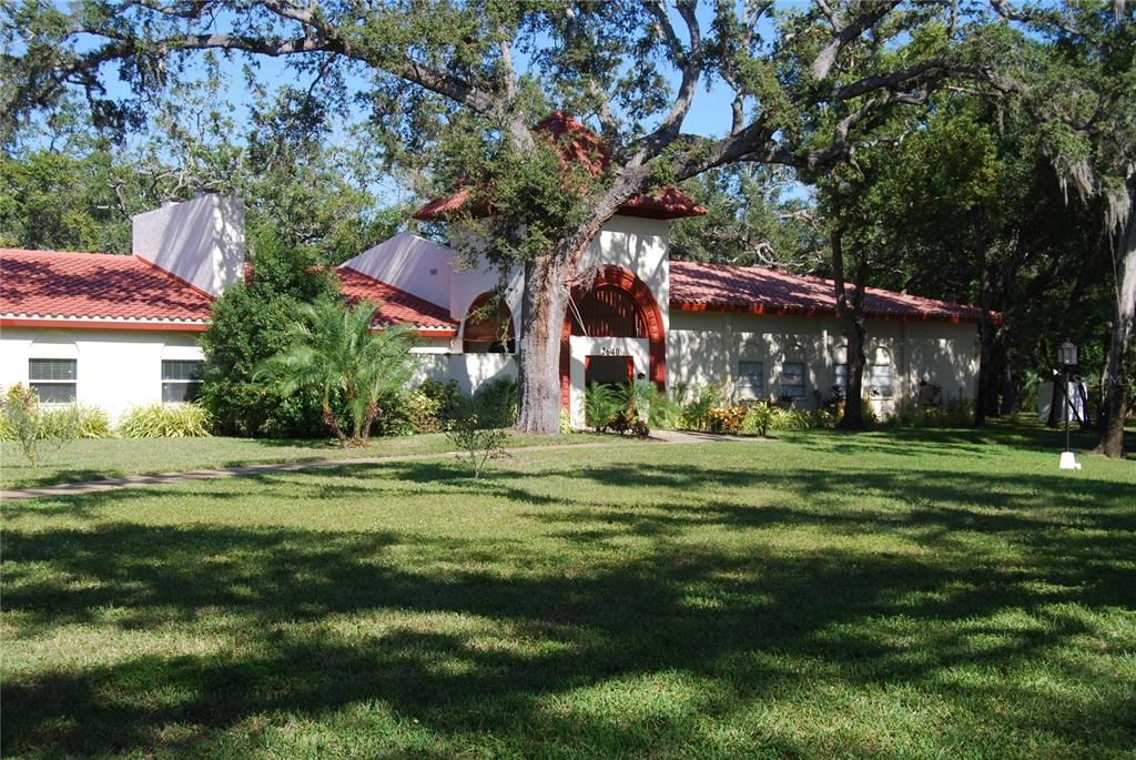 For Sale: $149,000 (2 beds, 1 baths, 1200 Square Feet)