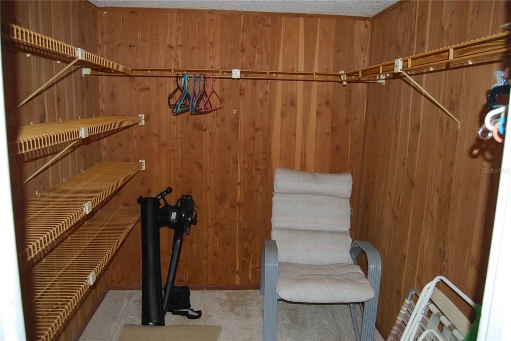 For Sale: $149,000 (2 beds, 1 baths, 1200 Square Feet)