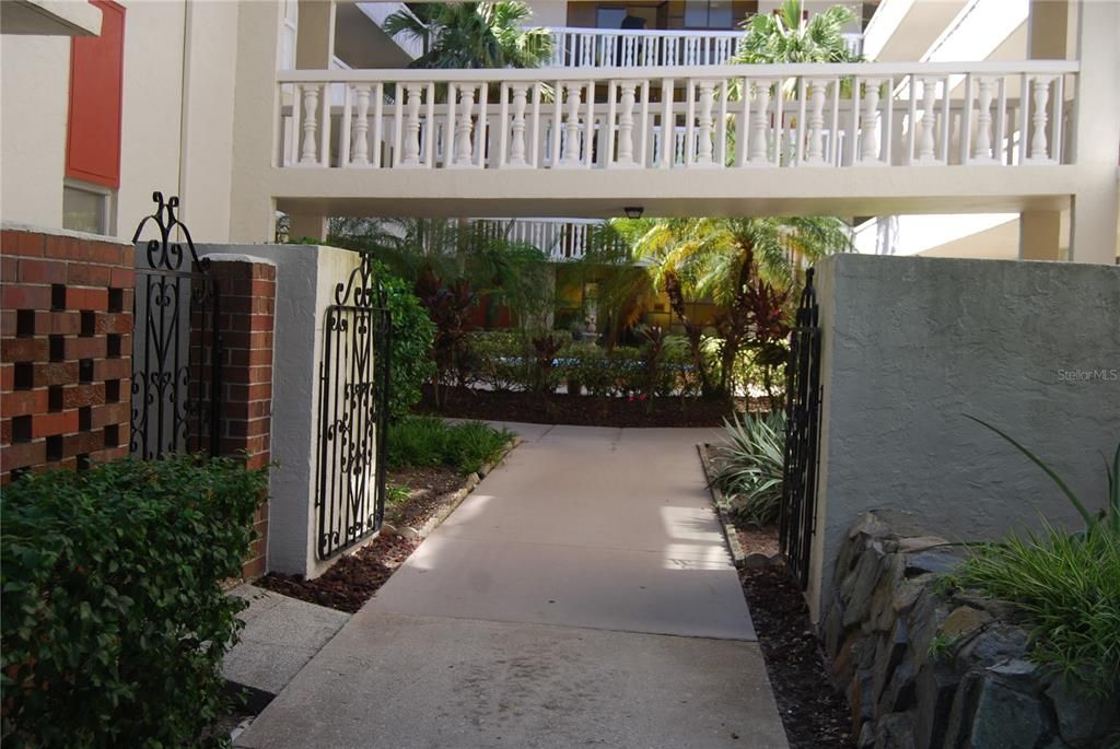 For Sale: $149,000 (2 beds, 1 baths, 1200 Square Feet)